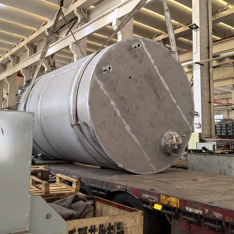 1732869520131845.jpg 不銹鋼儲罐內(nèi)蒙古1.jpg