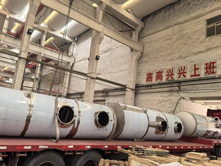 1743668726690006.jpg 洗滌塔發(fā)貨1.jpg